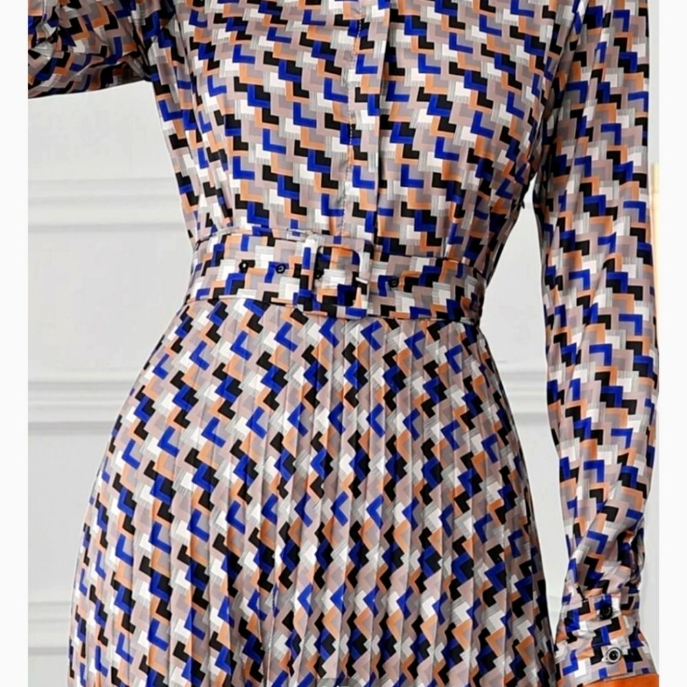 Geometric, pleated A-line, belted dress sz M